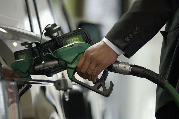 Осенью цены на бензин вырастут на 2-2,5 рубля
